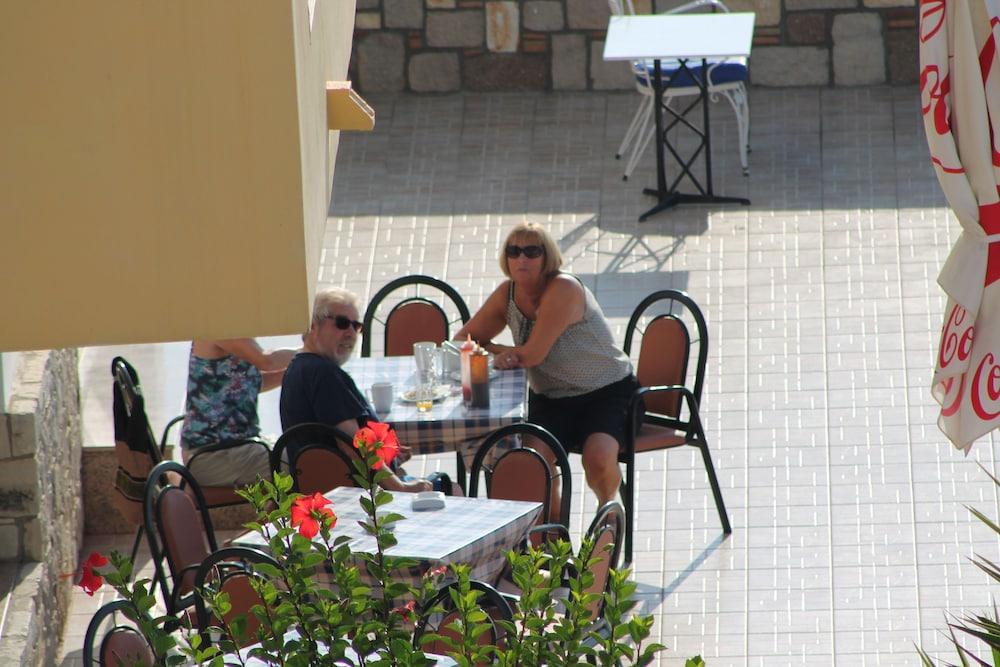 Pantheon Hotel Kéfalos Buitenkant foto
